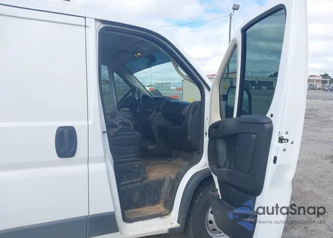 2017 Ram Promaster 1500 Low Roof 136 Wb z USA, uszkodzony, nr VIN 3C6TRVAG4HE552686